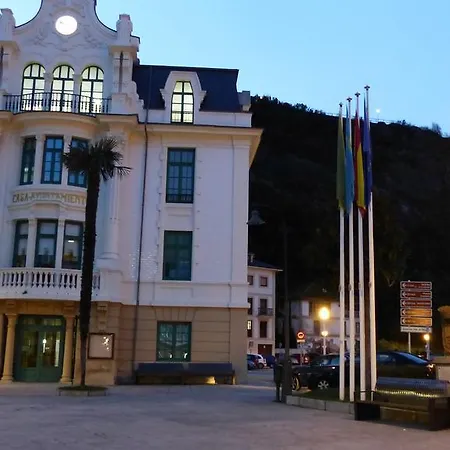 Oria Pensjonat Luarca